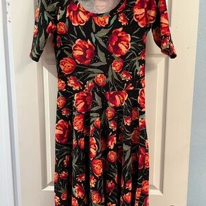 LuLaRoe Red and Green Short Sleeve Casual Dress